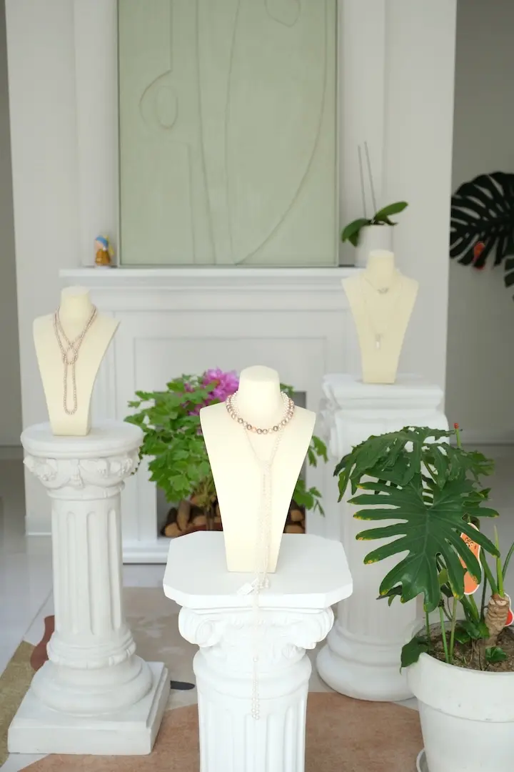 About 7 Zhihang Jewelry Physical Store