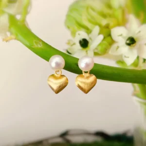 AAAAA Quality, 5-6mm white freshwater pearl earring, 18K Gold
