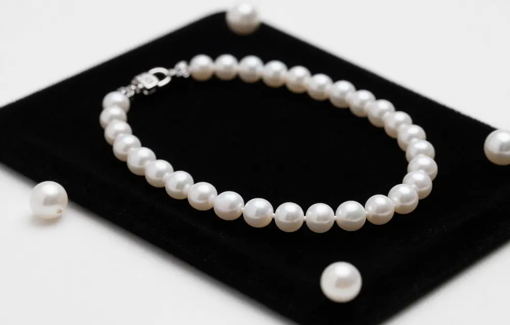 Different Types of Pearls: A Buyer's Guide to 7 Jewelry Varieties