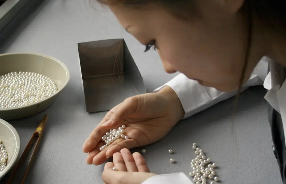 The 4 Truths About Wholesale Pearls That Retailers Won't Tell You 2 The 4 Truths About Wholesale Pearls That Retailers Won't Tell You