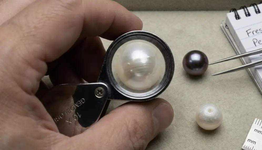 The Professional's Guide to Identifying Real Freshwater Pearls: Beyond the Tooth Test 4 The Professional's Guide to Identifying Real Freshwater Pearls: Beyond the Tooth Test
