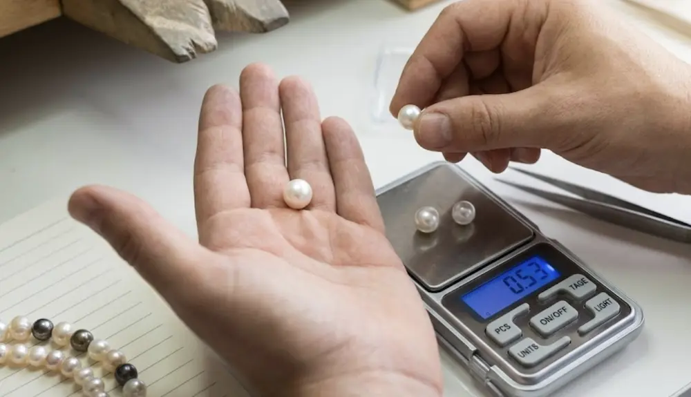 The Professional's Guide to Identifying Real Freshwater Pearls: Beyond the Tooth Test 5 The Professional's Guide to Identifying Real Freshwater Pearls: Beyond the Tooth Test
