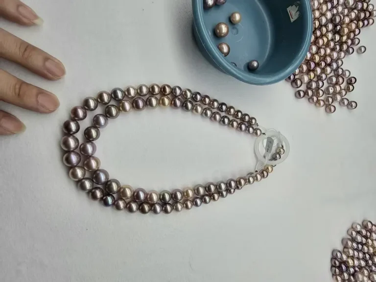 Edison Pearl Price Guide: Why Some Cost $5 and Others Cost $50 4 Edison Pearl Price Guide: Why Some Cost $5 and Others Cost $50